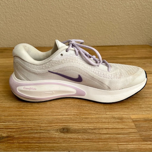Nike Journey Run Women’s Size 9.5 Summit Grape FJ7765-100 Running Shoes - Picture 4 of 13